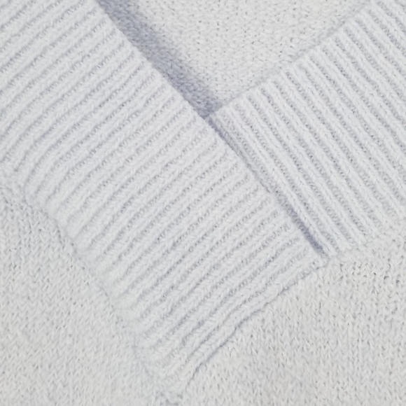 Loft Sweater. V-Neck. Oversized. Side Slits. Ribbed Trim. Soft and Stretchy. XS. - Picture 7 of 9